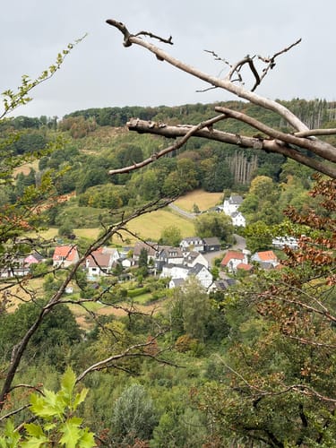 Entlang der Wupper von Schloss Burg