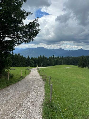 Tegernseer Höhenweg über den Neureuther Gipfel ab St. Quirin