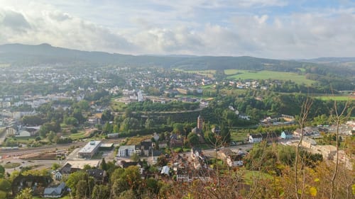 Buchenlochhöhle und Kasselburg