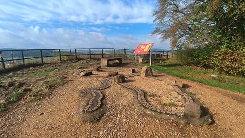 Buchenlochhöhle und Kasselburg