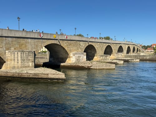 Regensburg: Steinerne Brücke - Altes Rathaus - Dom Sankt Peter