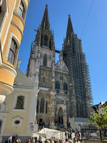 Regensburg: Steinerne Brücke - Altes Rathaus - Dom Sankt Peter