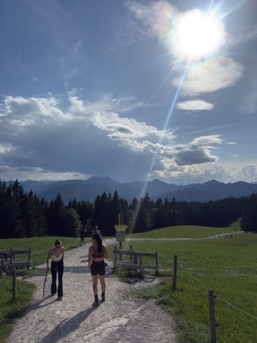 Von Tegernsee zum Berggasthof Neureuth über den Sommerweg