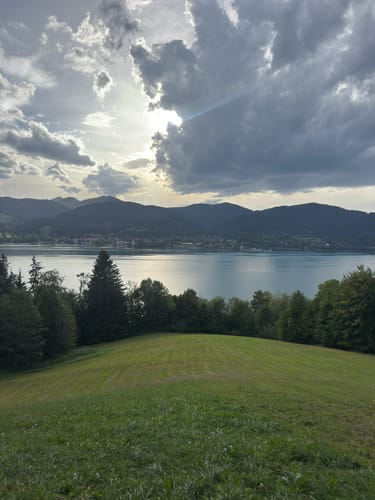 Von Tegernsee zum Berggasthof Neureuth über den Sommerweg