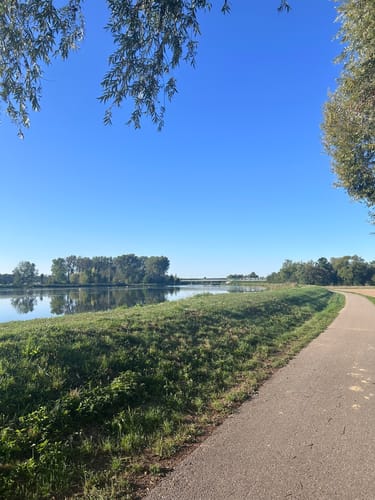 Vom Schlosspark über Dellmensingen und Rißtissen