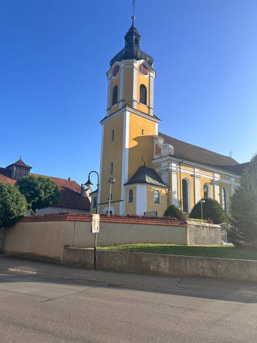 Vom Schlosspark über Dellmensingen und Rißtissen