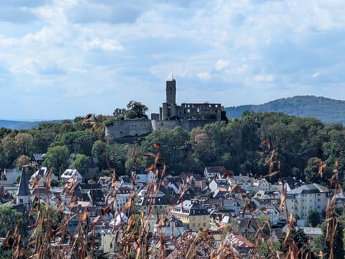 Bürgelplatte und Burgruine Falkenstein ab Kronberg