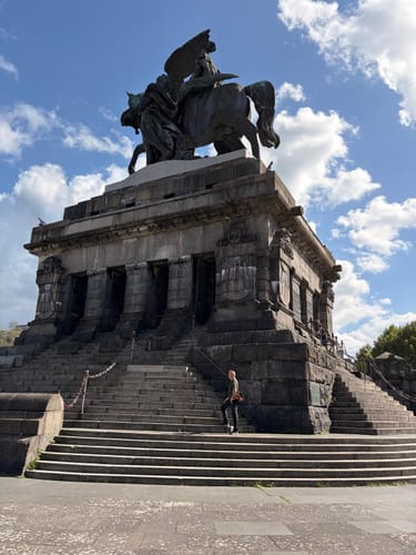 Zum Deutschen Eck und dem Kurfürstlichen Schloss
