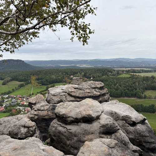 Auf den Pfaffenstein mit Nadelöhr und Opferkessel