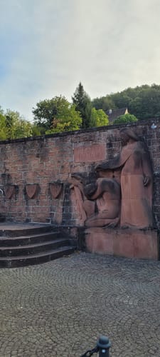 Wanderung zu den Burgruinen Neidenfels, Drachenfels und Lichtenstein