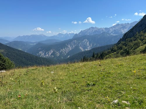 Bergstation Alpspitzbahn - Bergstation Kreuzeckbahn