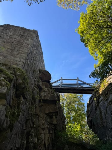 Burgruine Schellenberg und Brotfelsen