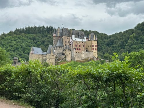 Burg Trutzeltz und  Burg Eltz