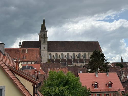 Rothenburg ob der Tauber: Alte Stadtmauer mit Wehrgang Runde