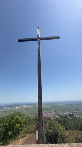 Hambacher Schloss und Hohe-Loog-Haus Kurzwanderweg