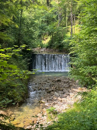 Wasserfall ab Bergen