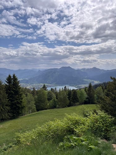 Von Tegernsee zum Berggasthof Neureuth über den Sommerweg