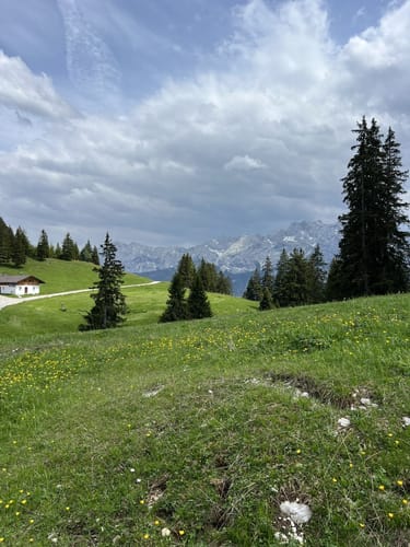 Bergstation Alpspitzbahn - Bergstation Kreuzeckbahn