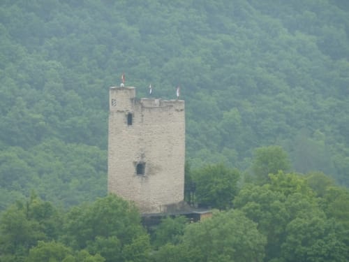 Vom Schloss Laurenburg entlang der Lahn