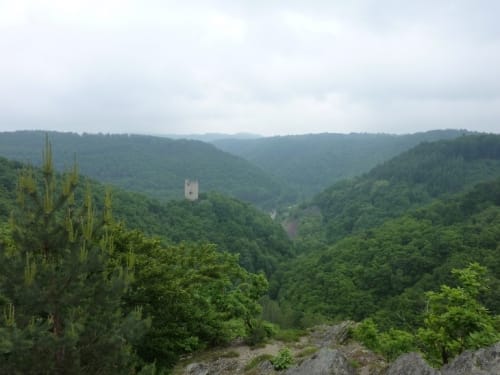 Vom Schloss Laurenburg entlang der Lahn