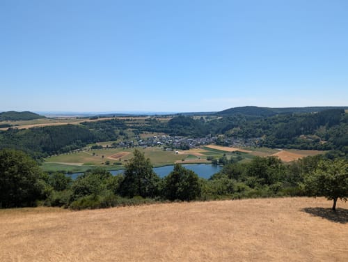 Manderscheid, Windsborn-Krater-See, und Meerfelder Maar