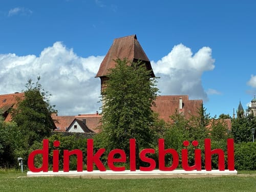 Um die Dinkelsbühler Stadtmauer