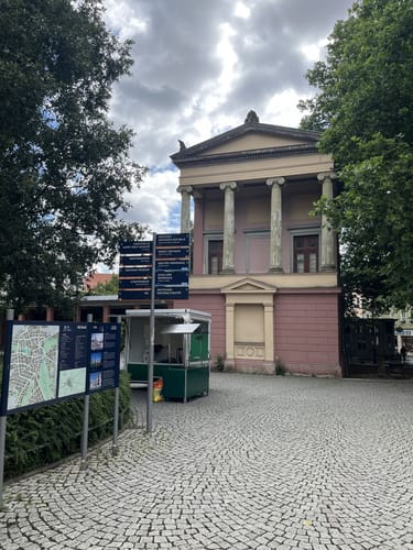 Weimar: Jakobsvorstadt - Nietzsche-Archiv - Ilmpark