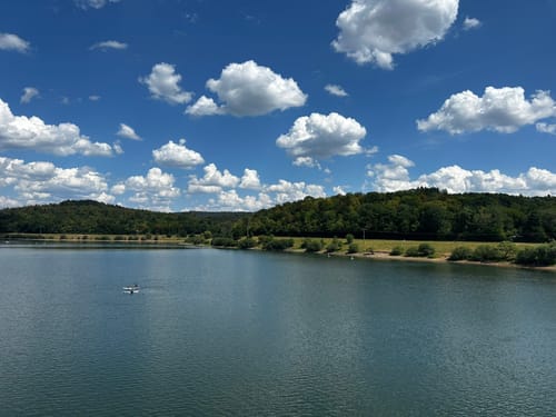 Um den Niddastausee