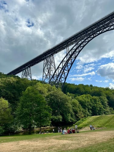 Müngsten: Links und rechts der Wupper