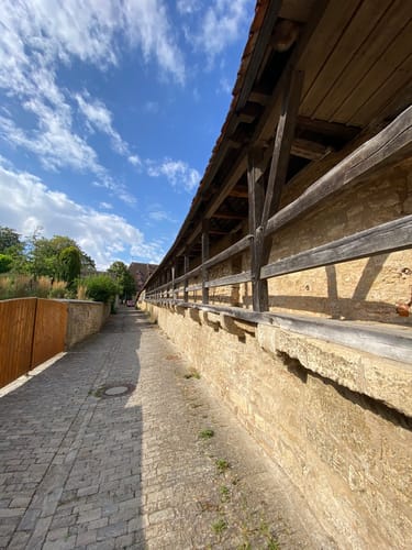 Rothenburg ob der Tauber: Alte Stadtmauer mit Wehrgang Runde