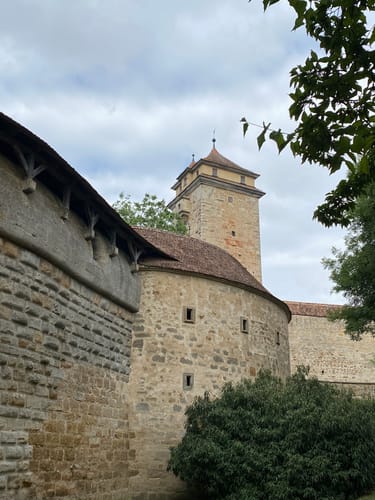 Rothenburg ob der Tauber: Alte Stadtmauer mit Wehrgang Runde