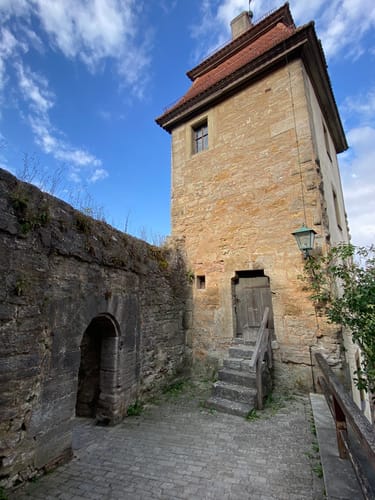 Rothenburg ob der Tauber: Alte Stadtmauer mit Wehrgang Runde