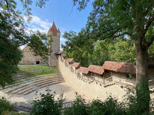 Rothenburg ob der Tauber: Alte Stadtmauer mit Wehrgang Runde