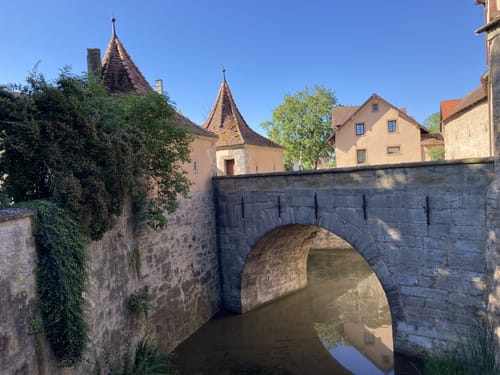 Rothenburg ob der Tauber: Alte Stadtmauer mit Wehrgang Runde