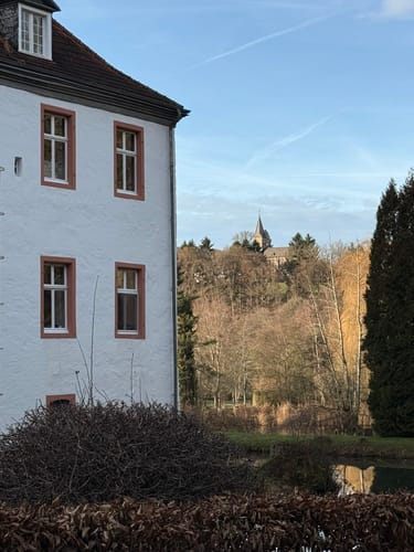 Von der Sankt Sebastians Kirche auf den Leienberg