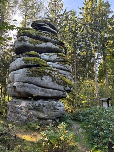 Burgruine Schellenberg und Brotfelsen