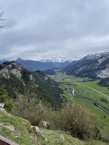 Zirmgart mit Burg Falkenstein