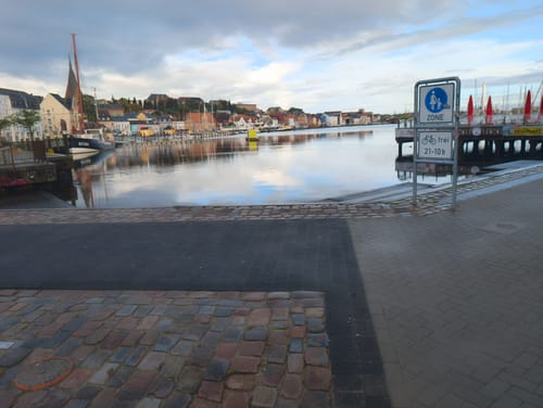 Flensburg: Stadium, Blasberg und Hafen