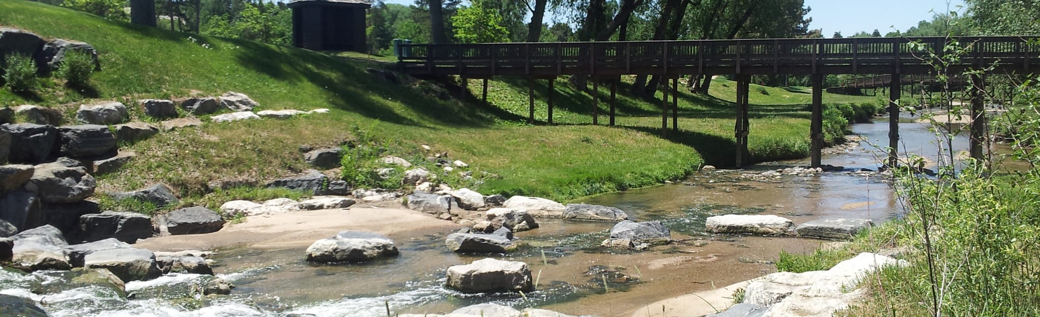 Cherry Creek Trail Colorado - EyJidWNrZXQiOiJhc3NldHMuYWxsdHJhaWxzLmNvbSIsImtleSI6InVwbG9hZHMvcGhvdG8vaW1hZ2UvMTg2MDE4NjEvYzI2Y2Y5MTM2MWRmZjQ4YWRmMjQxOWMwYzBjMzdmOTYuanBnIiwiZWRpdHMiOnsidG9Gb3JtYXQiOiJqcGVnIiwicmVzaXplIjp7IndpZHRoIjoyMDQ0LCJoZWlnaHQiOjYyNCwiZml0IjoiY292ZXIifSwicm90YXRlIjpudWxsLCJqcGVnIjp7InRyZWxsaXNRdWFudGlzYXRpb24iOnRydWUsIm92ZXJzaG9vdERlcmluZ2luZyI6dHJ1ZSwib3B0aW1pc2VTY2FucyI6dHJ1ZSwicXVhbnRpc2F0aW9uVGFibGUiOjN9fX0=