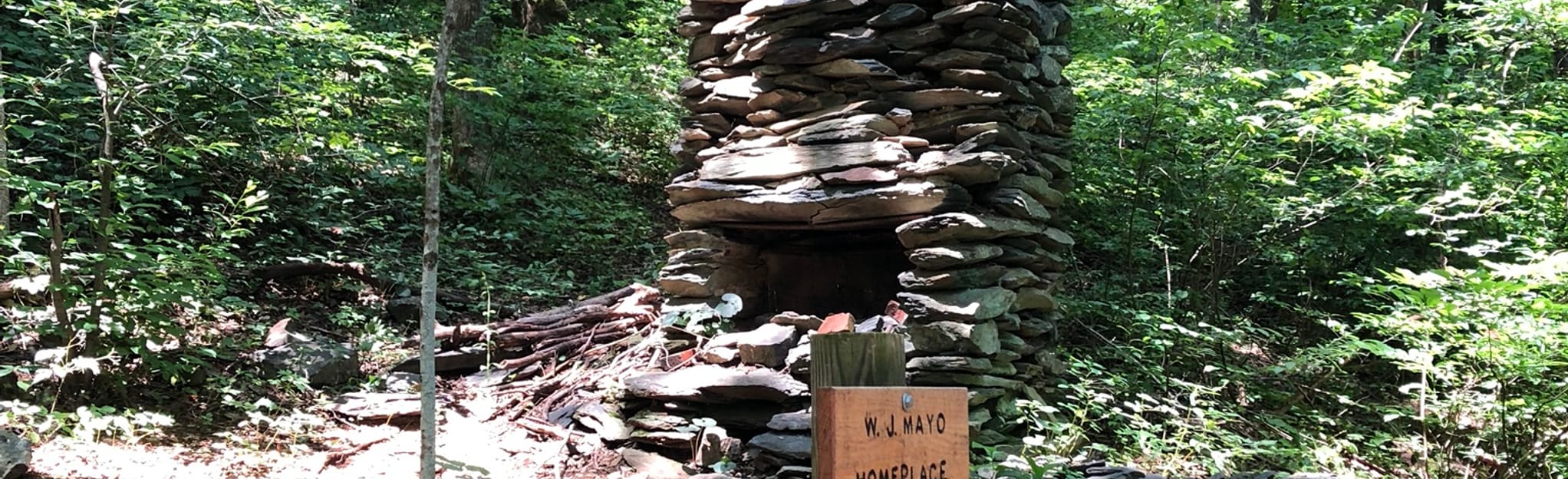 Appalachian Trail Rockfish Gap - EyJidWNrZXQiOiJhc3NldHMuYWxsdHJhaWxzLmNvbSIsImtleSI6InVwbG9hZHMvcGhvdG8vaW1hZ2UvMjA5NDc4NjMvYmUzZTA0NmE1OTE3MDc4MmI5MWIwNmUzZmMzMjU5ZTQuanBnIiwiZWRpdHMiOnsidG9Gb3JtYXQiOiJqcGVnIiwicmVzaXplIjp7IndpZHRoIjoyMDQ0LCJoZWlnaHQiOjYyNCwiZml0IjoiY292ZXIifSwicm90YXRlIjpudWxsLCJqcGVnIjp7InRyZWxsaXNRdWFudGlzYXRpb24iOnRydWUsIm92ZXJzaG9vdERlcmluZ2luZyI6dHJ1ZSwib3B0aW1pc2VTY2FucyI6dHJ1ZSwicXVhbnRpc2F0aW9uVGFibGUiOjN9fX0=