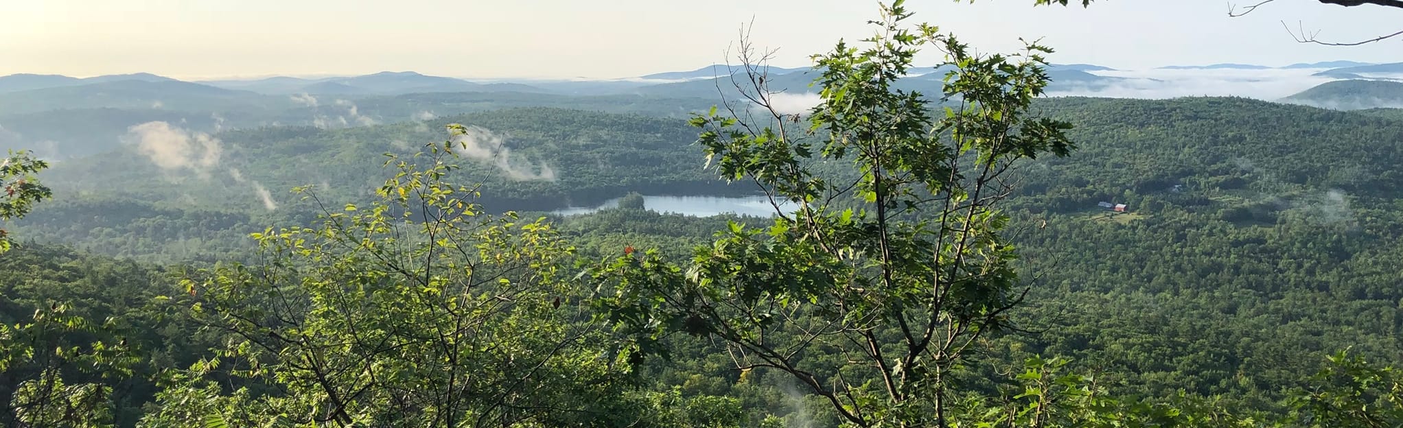 Pleasant Mountain via Southwest - EyJidWNrZXQiOiJhc3NldHMuYWxsdHJhaWxzLmNvbSIsImtleSI6InVwbG9hZHMvcGhvdG8vaW1hZ2UvMjEwNTcwNDMvZTgxY2YyMTcyNDE5M2RlZWUzMWJlYWEwMzk3Y2ExMDEuanBnIiwiZWRpdHMiOnsidG9Gb3JtYXQiOiJqcGVnIiwicmVzaXplIjp7IndpZHRoIjoyMDQ0LCJoZWlnaHQiOjYyNCwiZml0IjoiY292ZXIifSwicm90YXRlIjpudWxsLCJqcGVnIjp7InRyZWxsaXNRdWFudGlzYXRpb24iOnRydWUsIm92ZXJzaG9vdERlcmluZ2luZyI6dHJ1ZSwib3B0aW1pc2VTY2FucyI6dHJ1ZSwicXVhbnRpc2F0aW9uVGFibGUiOjN9fX0=