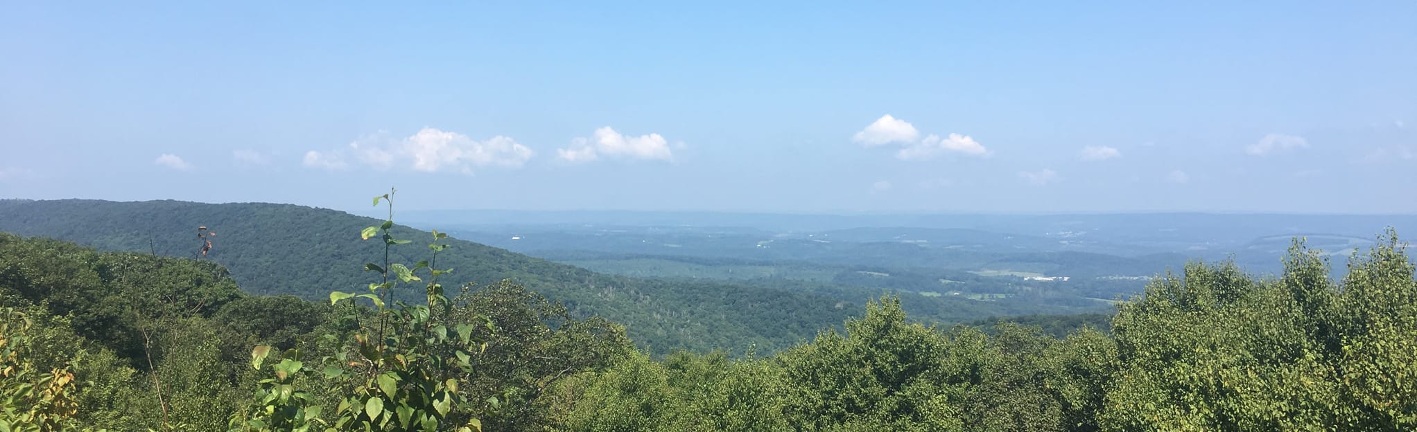 Auburn Lookout via Appalachian - EyJidWNrZXQiOiJhc3NldHMuYWxsdHJhaWxzLmNvbSIsImtleSI6InVwbG9hZHMvcGhvdG8vaW1hZ2UvMjExMDI3OTEvZTE1NGY0OTI5YWQzN2IzOWVhZjg5OWE3MDJlNjJmNDguanBnIiwiZWRpdHMiOnsidG9Gb3JtYXQiOiJqcGVnIiwicmVzaXplIjp7IndpZHRoIjoyMDQ0LCJoZWlnaHQiOjYyNCwiZml0IjoiY292ZXIifSwicm90YXRlIjpudWxsLCJqcGVnIjp7InRyZWxsaXNRdWFudGlzYXRpb24iOnRydWUsIm92ZXJzaG9vdERlcmluZ2luZyI6dHJ1ZSwib3B0aW1pc2VTY2FucyI6dHJ1ZSwicXVhbnRpc2F0aW9uVGFibGUiOjN9fX0=