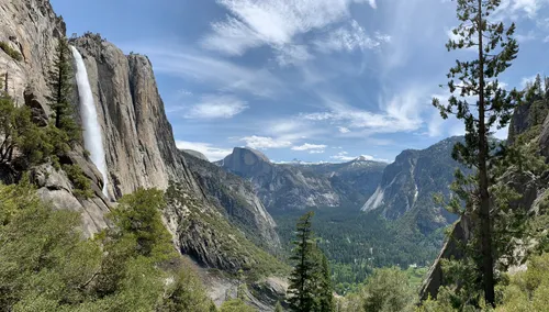 Best hikes in yosemite for outlet families