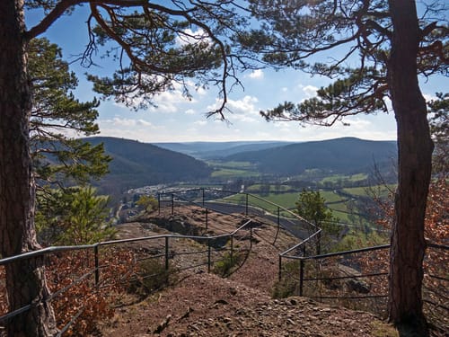 Burg Nideggen und Buntsandsteinroute