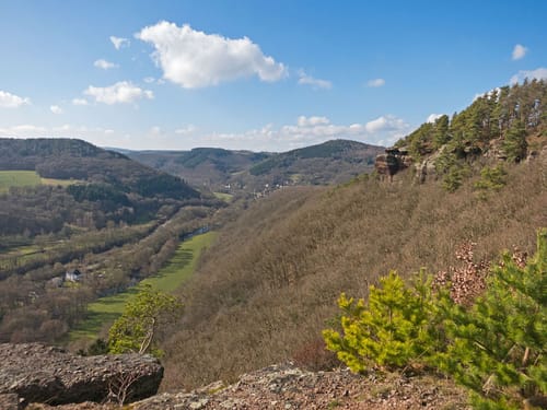 Burg Nideggen und Buntsandsteinroute