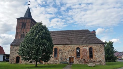 Auf dem Burgenwanderweg: Bei Groß Briessen
