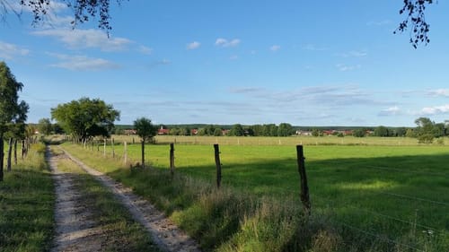 Auf dem Burgenwanderweg: Bei Groß Briessen