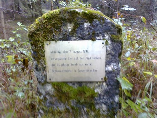 Windloch Höhle und Schlangenfichte ab Vorra