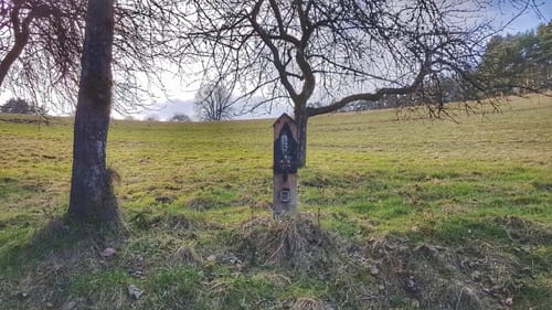 Über Kreuz- und Kapellenweg