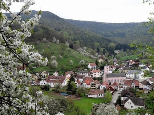 Um Ramberg zu den Burgen